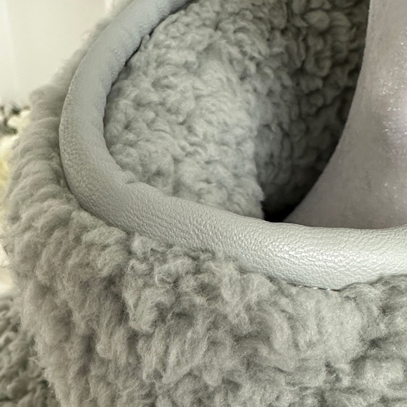 Abercrombie & Fitch Light Gray Sherpa Jacket - Picture 5 of 9